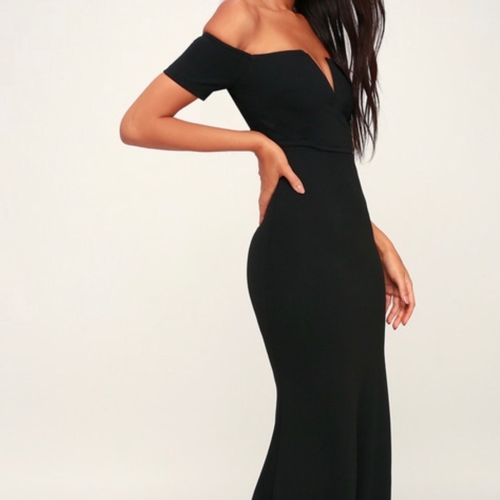 Lulu’s Lynne Black off the shoulder Maxi dress